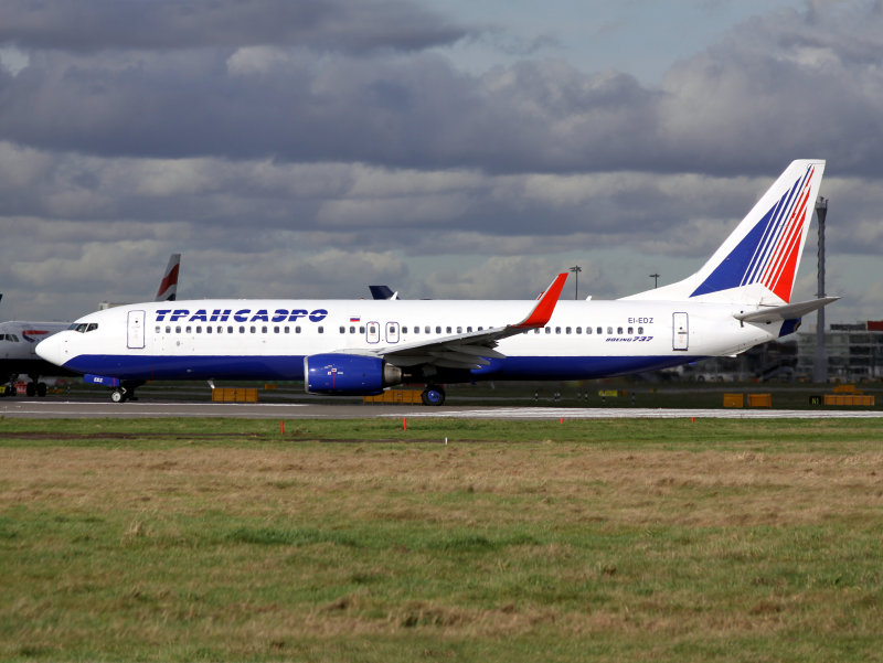 B737-800 EI-EDZ