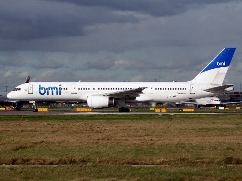 B752  G-STRY