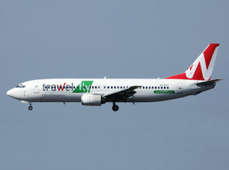 B737-400  EI-ETT  