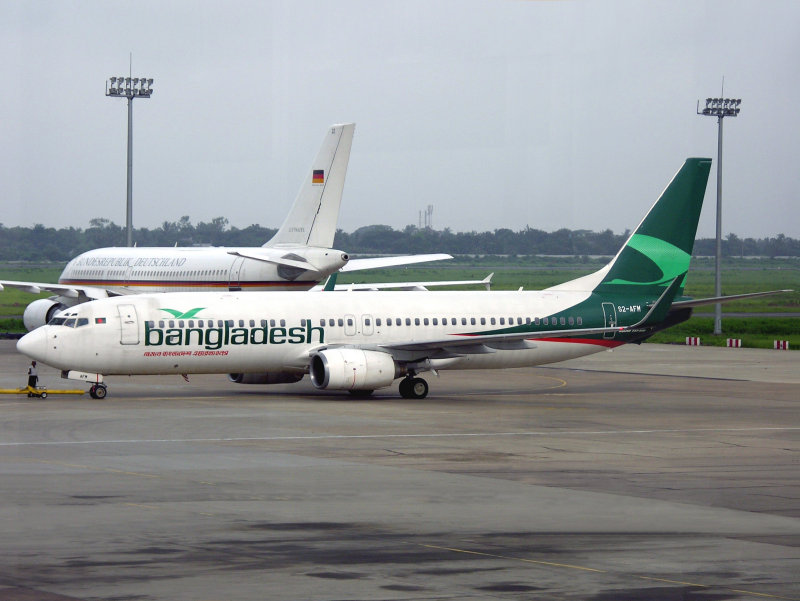 B737-800 S2-AFM