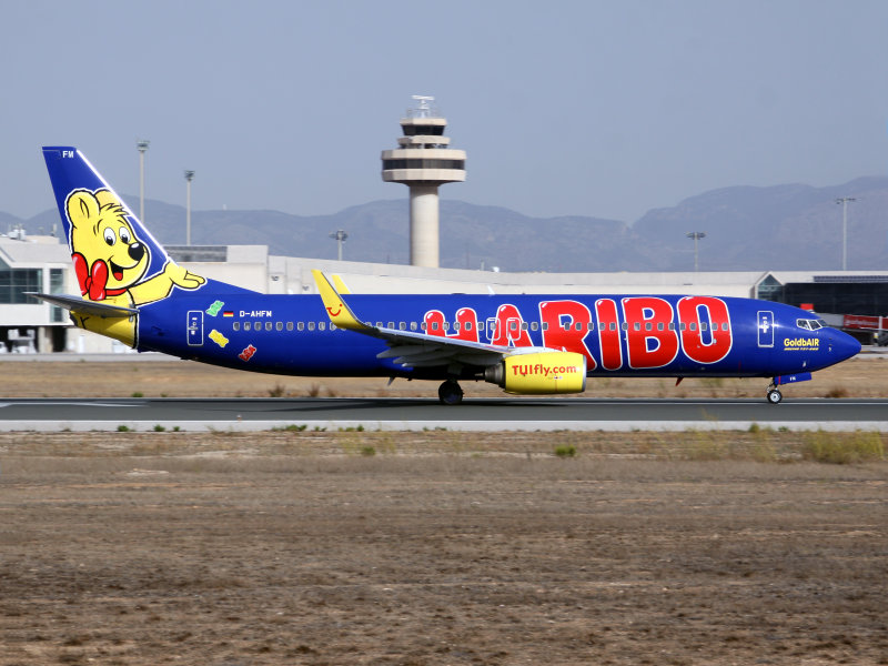 B738  D-AHFW 