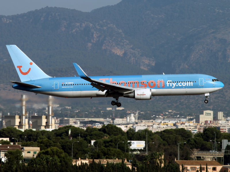 B767-300 G-OBYD
