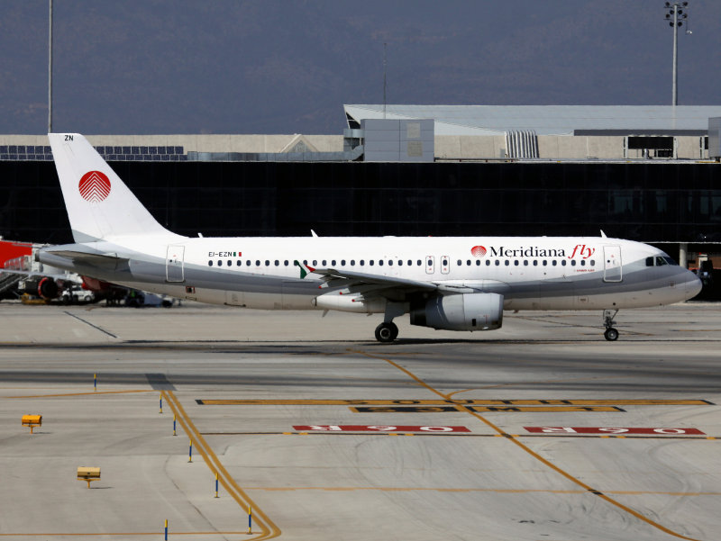 A320  EI-EZN  