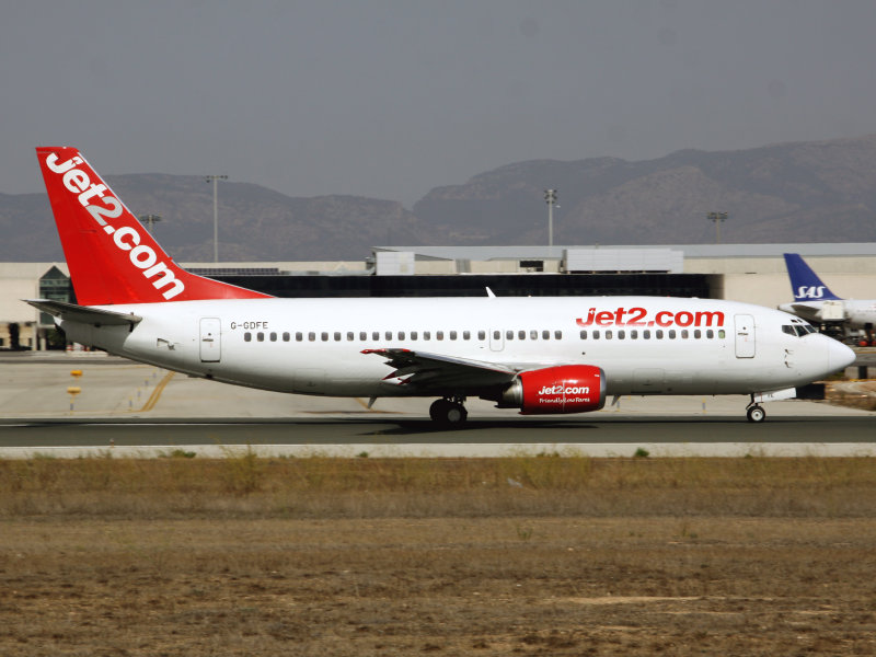 B737-300  G-GDFE 