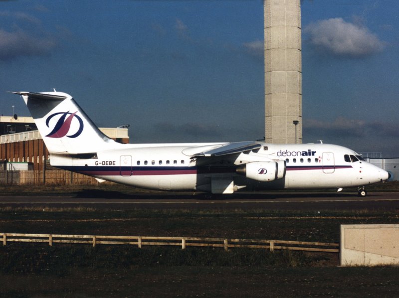 BAE146-200 G-DEBE