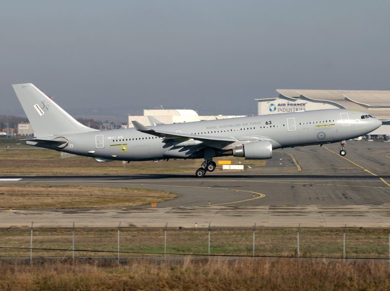 EC-330 747 