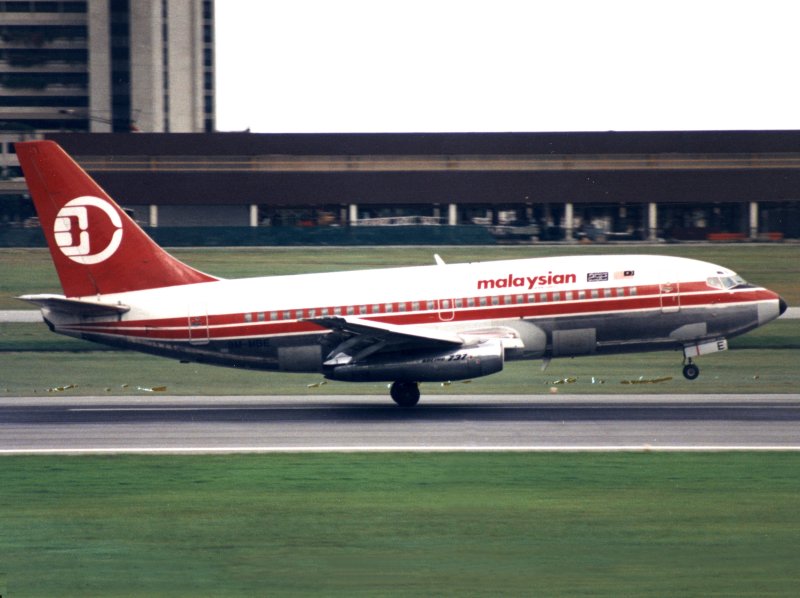 B737-200 9M-MBE