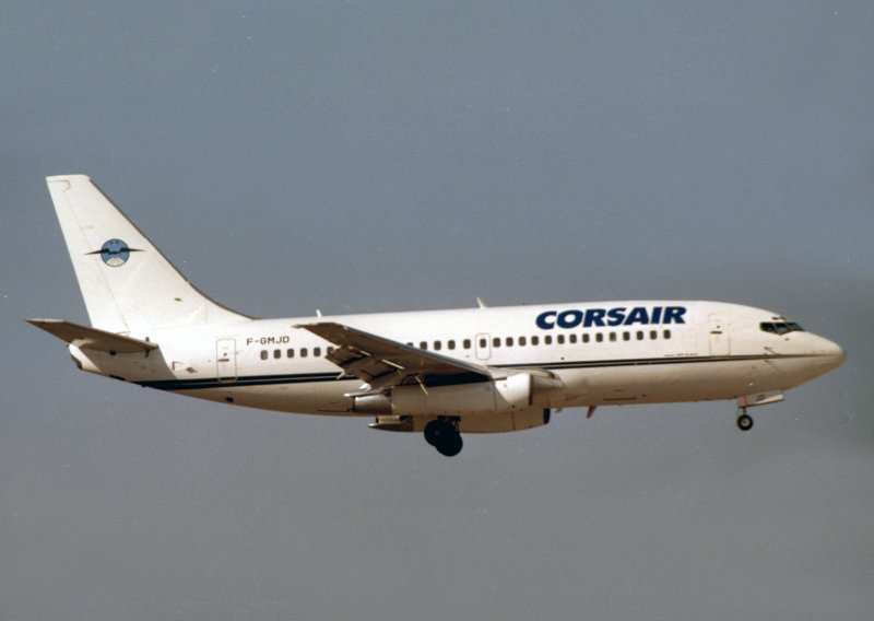 B737-200 F-GMJD