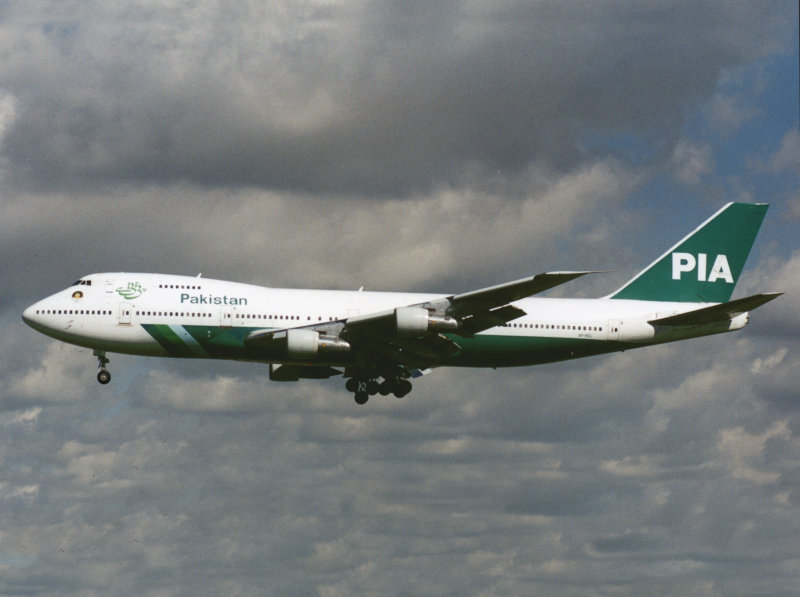 B747-200 AP-BCL