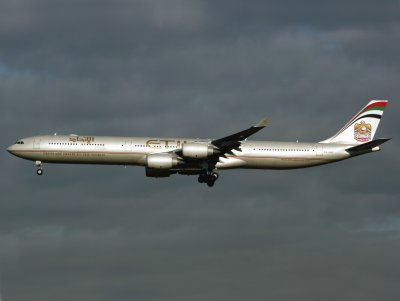 A340-600  A6-EHE