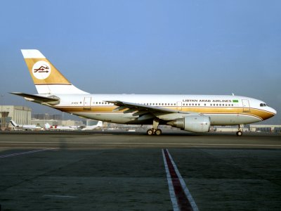 A310-200  JY-AGV