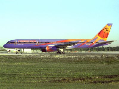 B757-200  N907AW  