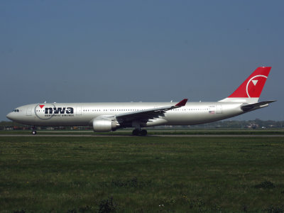 A330-300  N816NW