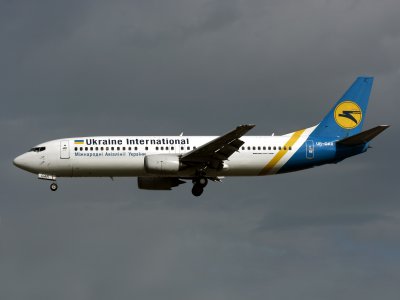 B.737-400  UR-GAR