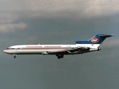 B727-200  YU-AKF