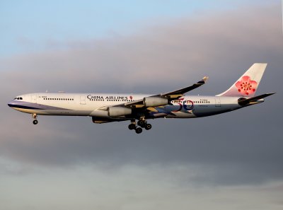 A340-200  B18806