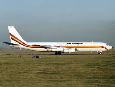 B707-320F 5X-JEF