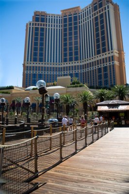 LAS VEGAS 3 121 (Large).jpg