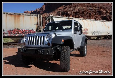 a day in Canyonland NP with a Jeep