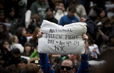 national_pillow_fight_day__nyc