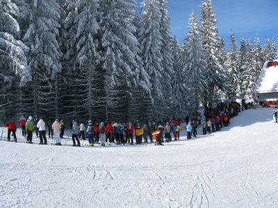 The queue onto the 2nd lift !