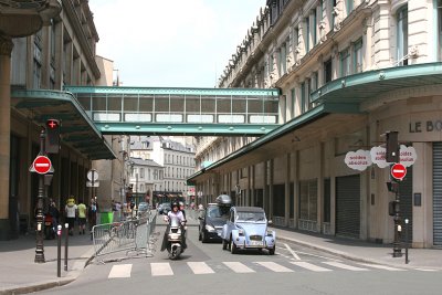 Paris' version of the Bridge of Sighs - and a 2CV!