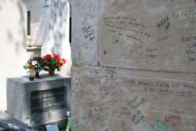 Cemetery du Pere-Lachaise - Jim Morrison's Grave