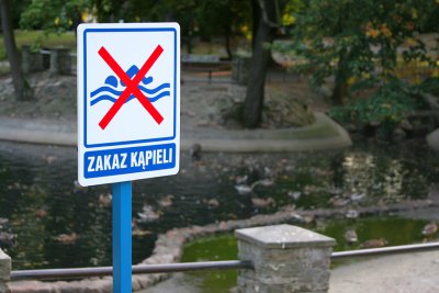 No swimming - Krasinskich Gardens