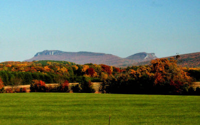 Hanging Rock is to The Right   11/02/08