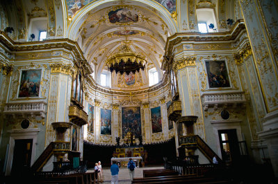 Inside the vast Bergamo cathedral