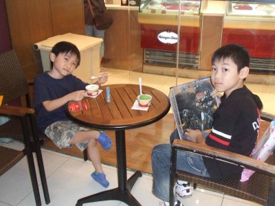 2_7_09m.jpg