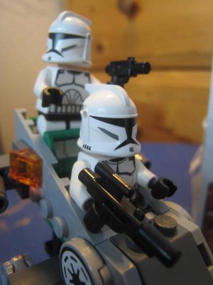 StarWarsLEGO_h.jpg