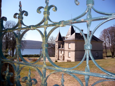 the chateau at lac de Vassivire