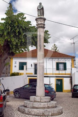 Pelourinho de Alcanede (Monumento Nacional)