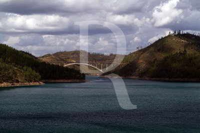 O Rio Zêzere Entre Santarém e Castelo Branco