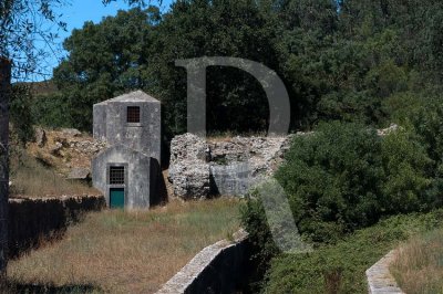 Runas da antiga barragem romana donde partia um aqueduto para Olisipo (IIP)