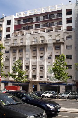 Edifcio na Avenida da Repblica n. 32 (Arq. Porfrio Pardal Monteiro - 1946)
