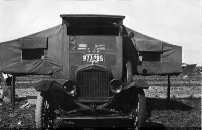 1923 - Frederick F. Gardiners camper automobile in Hialeah