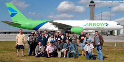 2009 - the annual photographers tour in front of Arrow Air Cargo B757-225(F) N688GX at Miami International Airport, photo #1476