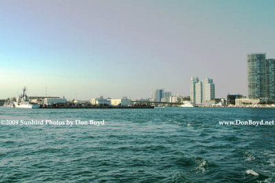 2009 - the Coast Guard Base (Sector Miami) on Causeway Island (left) and Miami Beach (right) (#1635)