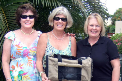 June 2009 - Linda Mitchell Grother, Brenda Reiter and Karen Boyd with Brenda's cat Star in the travel bag