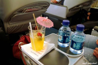 A pre-takeoff Mai Tai onboard Northwest Airlines flight 802 B747-451 N664US