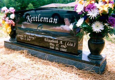2005 - the Kettleman's grave site monument in Tallapoosa, Georgia