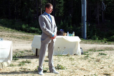 Justin ready and waiting at his wedding to Erica at Crested Butte Mountain Resort (2662)