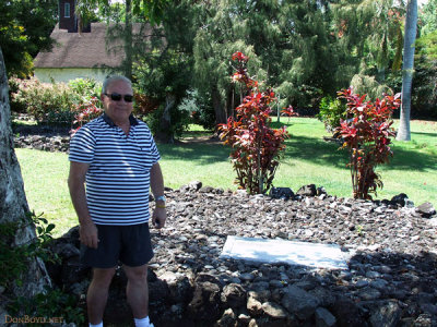 August 2010 - Don Boyd at the gravesite of Charles A. Lindbergh at Palapalo Ho'omau Church Cemetery