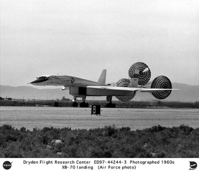 1967 - NASA/Air Force XB-70A Valkyrie #1 landing - not Miami-related