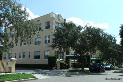 2010 - apartment buildings built in 1925 in the 500 block of Columbia Drive on Davis Island, Tampa  (#4127)