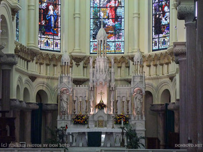 2010 - the altar at 105-year old Sacred Heart Catholic Church in Tampa  (#4118)