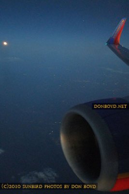 2010 - the Harvest Moon rising as seen from Southwest flight 2380 from FLL to BNA
