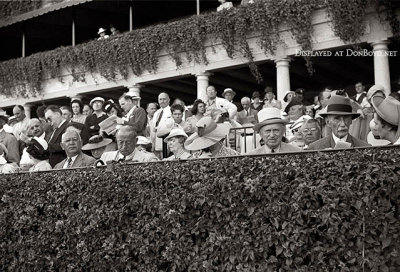 1939 - horse racing fans at Hialeah Park